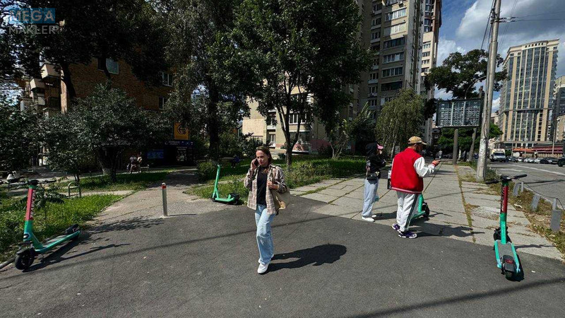 Оренда комерційної нерухомості, 53 кв.м, под магазин, <a class="location-link" href="/kiev/" title="Недвижимость Київ">Київ</a>, <a class="location-link" href="/kiev/pecherskij/" title="Недвижимость Печерський район">Печерський р-н</a>, Німецька вул., 4 (изображение 4)