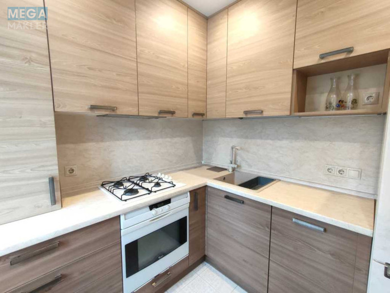 Оренда 2 кімнатної квартири, <a class="location-link" href="/kiev/" title="Недвижимость Київ">Київ</a>, <a class="location-link" href="/kiev/pecherskij/" title="Недвижимость Печерський район">Печерський р-н</a>, Дружби Народів бульв., 8 (изображение 2)