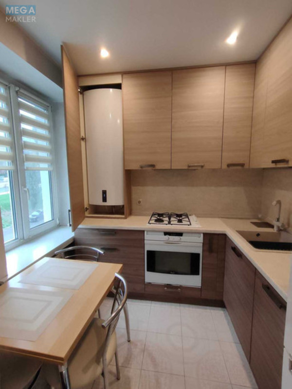 Оренда 2 кімнатної квартири, <a class="location-link" href="/kiev/" title="Недвижимость Київ">Київ</a>, <a class="location-link" href="/kiev/pecherskij/" title="Недвижимость Печерський район">Печерський р-н</a>, Дружби Народів бульв., 8 (изображение 4)
