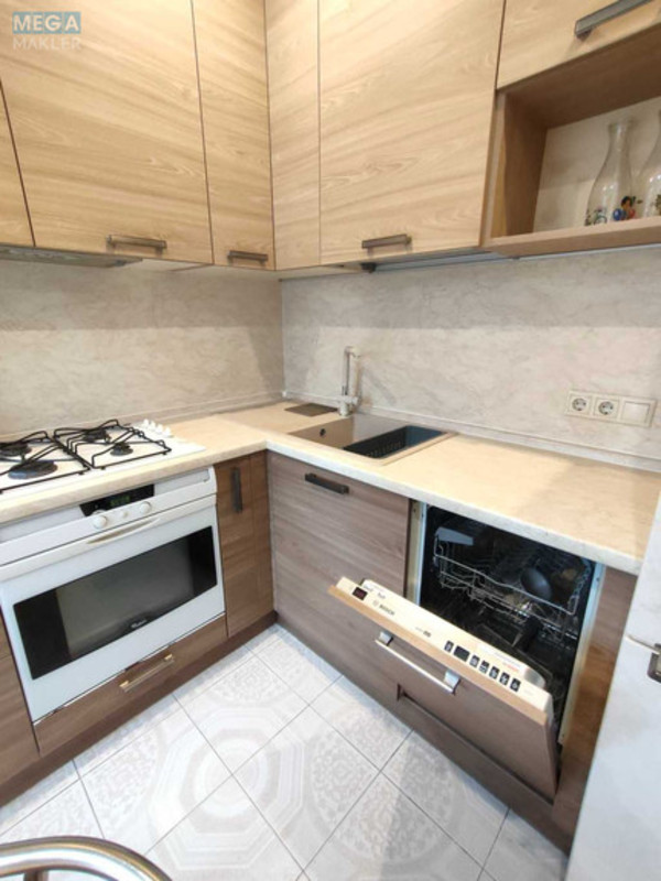 Оренда 2 кімнатної квартири, <a class="location-link" href="/kiev/" title="Недвижимость Київ">Київ</a>, <a class="location-link" href="/kiev/pecherskij/" title="Недвижимость Печерський район">Печерський р-н</a>, Дружби Народів бульв., 8 (изображение 6)