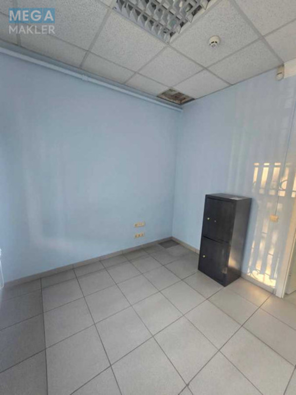 Оренда комерційної нерухомості, 36 кв.м, под офис, <a class="location-link" href="/kiev/" title="Недвижимость Київ">Київ</a>, <a class="location-link" href="/kiev/goloseevskij/" title="Недвижимость Голосіївський район">Голосіївський р-н</a>, Саксаганского ул., 60А (изображение 8)