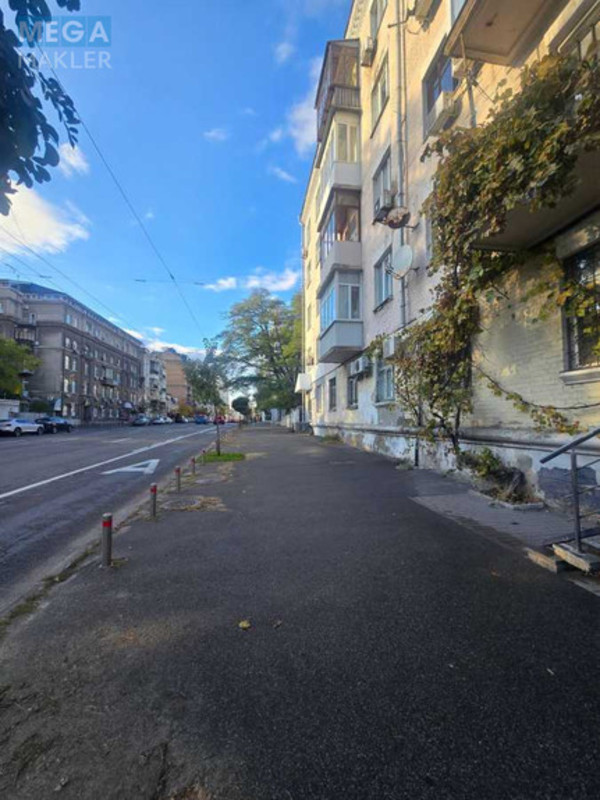 Оренда комерційної нерухомості, 36 кв.м, под офис, <a class="location-link" href="/kiev/" title="Недвижимость Київ">Київ</a>, <a class="location-link" href="/kiev/goloseevskij/" title="Недвижимость Голосіївський район">Голосіївський р-н</a>, Саксаганского ул., 60А (изображение 14)