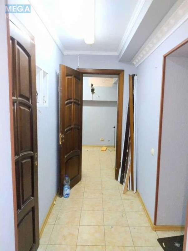 Продаж комерційної нерухомості, 134&nbsp;кв.м, под магазин, <a class="location-link" href="/kiev/" title="Недвижимость Київ">Київ</a>, <a class="location-link" href="/kiev/shevchenkovskij/" title="Недвижимость Шевченківський район">Шевченківський р-н</a>, Бехтеревський пров., 8 (изображение 2)