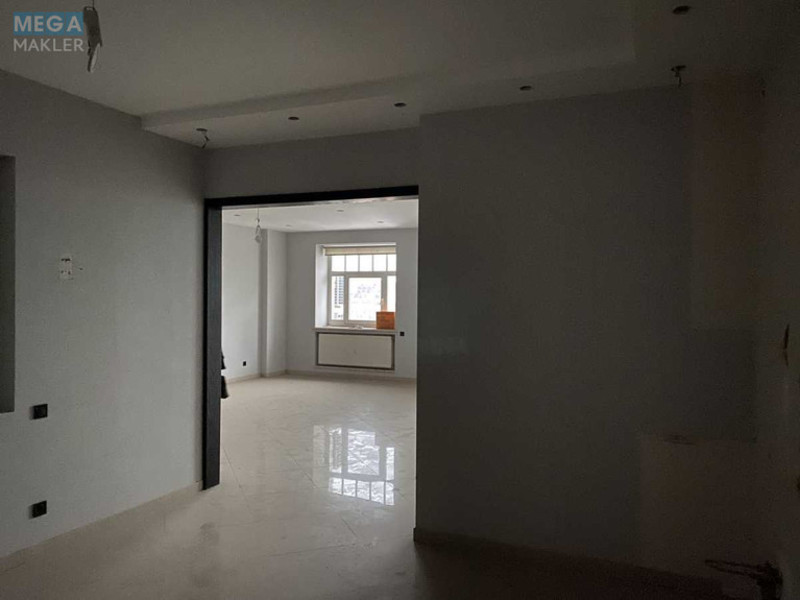 Продаж 4 кімнатної квартири (170/100/25), 7 пов. 12 пов. будинку, <a class="location-link" href="/kiev/" title="Недвижимость Київ">Київ</a>, <a class="location-link" href="/kiev/shevchenkovskij/" title="Недвижимость Шевченківський район">Шевченківський р-н</a>, Ірининська вул., 5/24 (изображение 10)