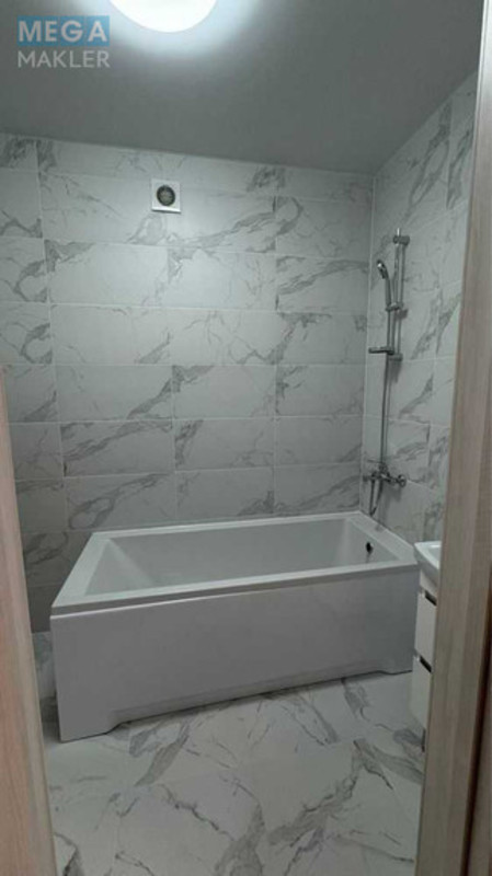 Оренда 3 кімнатної квартири, <a class="location-link" href="/sofievskaya-borshagovka/" title="Недвижимость Софіївська Борщагівка">Софіївська Борщагівка</a>, Клубна, 12 (изображение 8)