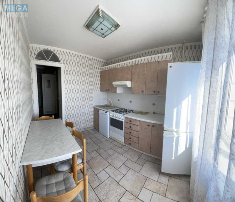 Оренда 2 кімнатної квартири, <a class="location-link" href="/kiev/" title="Недвижимость Київ">Київ</a>, <a class="location-link" href="/kiev/shevchenkovskij/" title="Недвижимость Шевченківський район">Шевченківський р-н</a>, Дегтяревская ул., 14 (изображение 3)