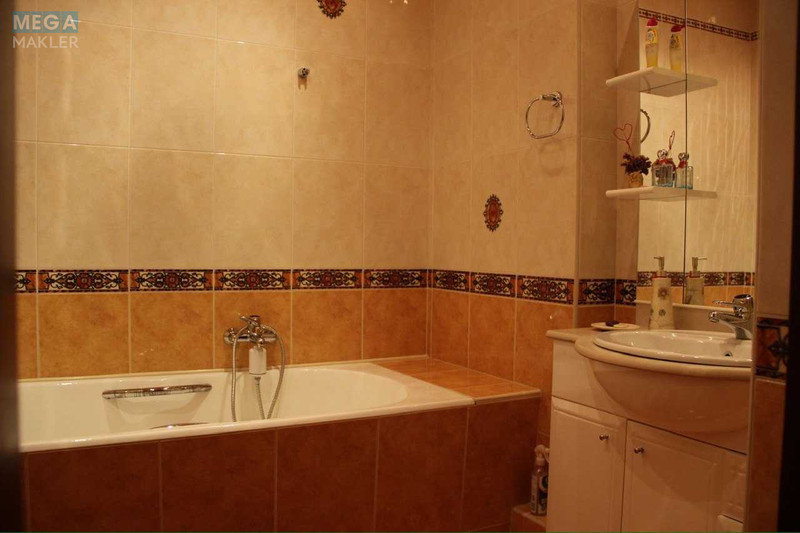 Оренда 3 кімнатної квартири, <a class="location-link" href="/kiev/" title="Недвижимость Київ">Київ</a>, <a class="location-link" href="/kiev/shevchenkovskij/" title="Недвижимость Шевченківський район">Шевченківський р-н</a>, Дмитрівська вул., 69 (изображение 3)