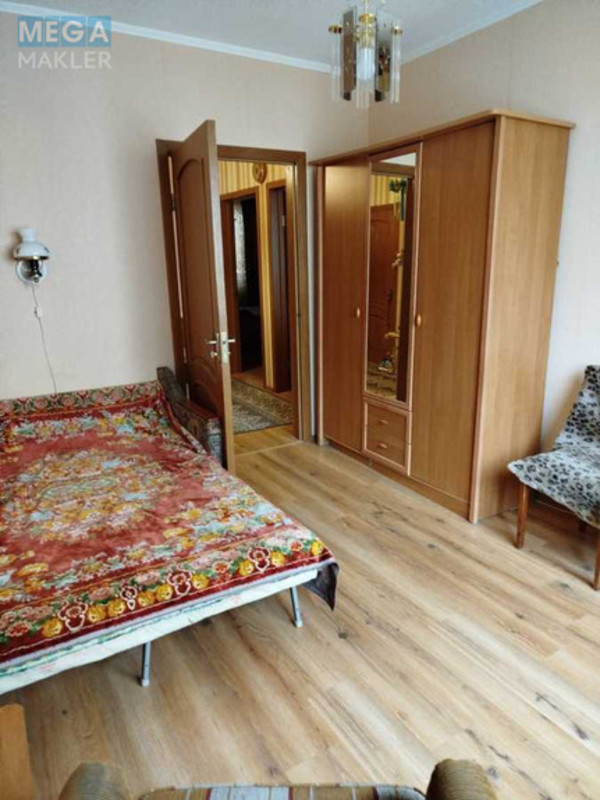 Оренда кімнати (підселення), <a class="location-link" href="/kiev/" title="Недвижимость Київ">Київ</a>, <a class="location-link" href="/kiev/podolskij/" title="Недвижимость Подільський район">Подільський р-н</a>, Георгія Гонгадзе просп., 18 (изображение 2)