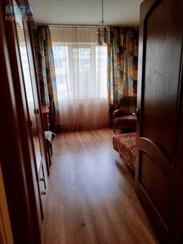 Оренда кімнати (підселення), <a class="location-link" href="/kiev/" title="Недвижимость Київ">Київ</a>, <a class="location-link" href="/kiev/podolskij/" title="Недвижимость Подільський район">Подільський р-н</a>, Георгія Гонгадзе просп., 18 (изображение 3)