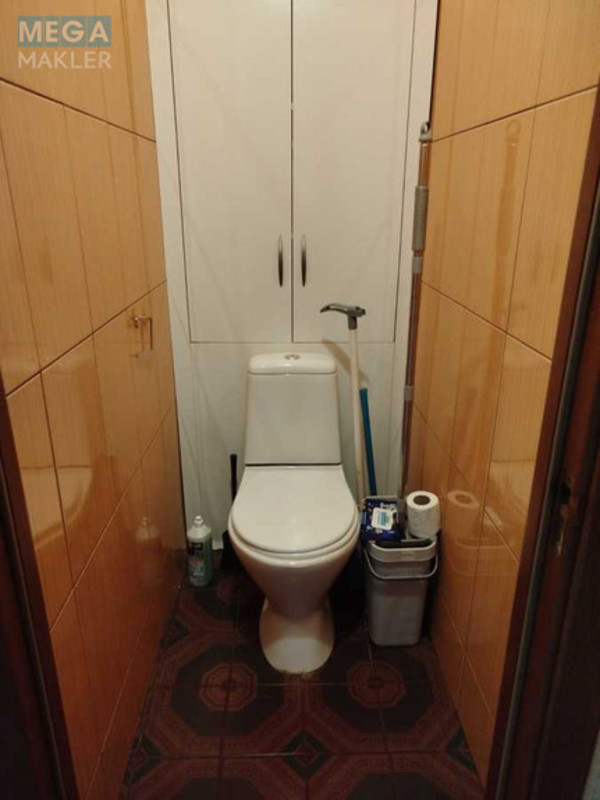 Оренда кімнати (підселення), <a class="location-link" href="/kiev/" title="Недвижимость Київ">Київ</a>, <a class="location-link" href="/kiev/podolskij/" title="Недвижимость Подільський район">Подільський р-н</a>, Георгія Гонгадзе просп., 18 (изображение 8)