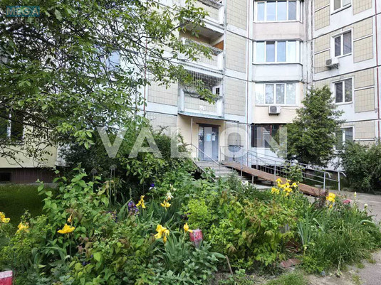 Продаж 3 кімнатної квартири (85/41/8), 1 пов. 13 пов. будинку, <a class="location-link" href="/kiev/" title="Недвижимость Київ">Київ</a>, <a class="location-link" href="/kiev/svyatoshinskij/" title="Недвижимость Святошинський район">Святошинський р-н</a>, Підлісна вул., 6 (изображение 8)