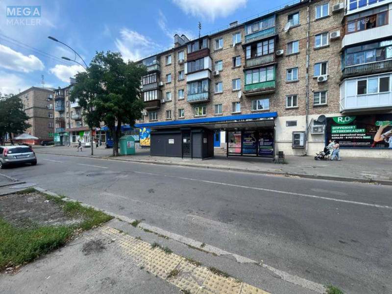 Оренда комерційної нерухомості, 15 кв.м, под магазин, <a class="location-link" href="/kiev/" title="Недвижимость Київ">Київ</a>, <a class="location-link" href="/kiev/darnickij/" title="Недвижимость Дарницький район">Дарницький р-н</a>, Російська вул., 33 (изображение 2)