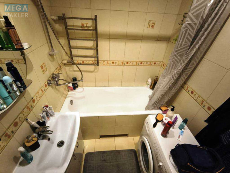 Продаж 2 кімнатної квартири (90/45/14), 3 пов. 18 пов. будинку, <a class="location-link" href="/kiev/" title="Недвижимость Київ">Київ</a>, <a class="location-link" href="/kiev/solomenskij/" title="Недвижимость Солом'янський район">Солом'янський р-н</a>, Миколи Голего вул., 5 (изображение 8)