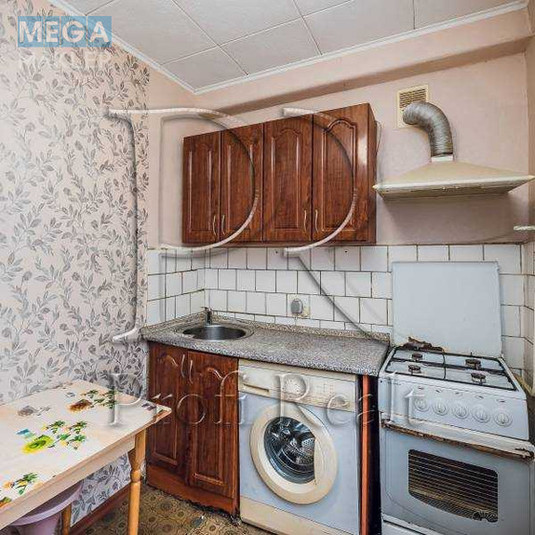 Продаж 2 кімнатної квартири (45/30/8), 3 пов. 5 пов. будинку, <a class="location-link" href="/kiev/" title="Недвижимость Київ">Київ</a>, <a class="location-link" href="/kiev/svyatoshinskij/" title="Недвижимость Святошинський район">Святошинський р-н</a>, Курбаса Леся проспект, 9Ж (изображение 2)