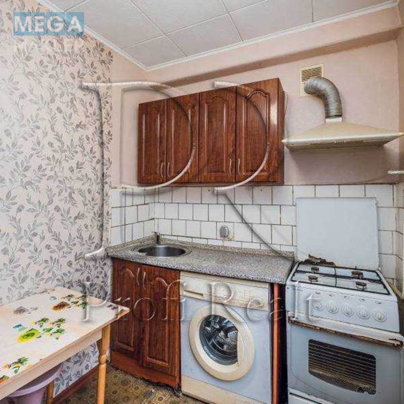 Продаж 2 кімнатної квартири (45/30/8), 3 пов. 5 пов. будинку, <a class="location-link" href="/kiev/" title="Недвижимость Київ">Київ</a>, <a class="location-link" href="/kiev/svyatoshinskij/" title="Недвижимость Святошинський район">Святошинський р-н</a>, Курбаса Леся проспект, 9Ж (изображение 2)