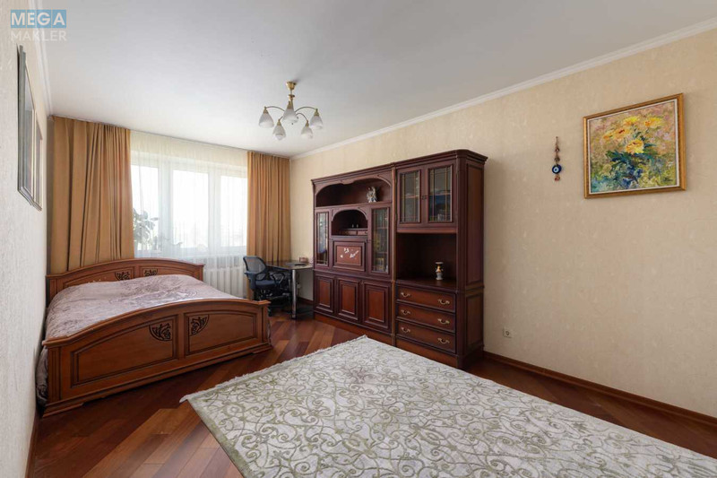 Продаж 3 кімнатної квартири (98/60/12), 16 пов. 18 пов. будинку, <a class="location-link" href="/kiev/" title="Недвижимость Київ">Київ</a>, <a class="location-link" href="/kiev/pecherskij/" title="Недвижимость Печерський район">Печерський р-н</a>, Старонаводницька вул., 8а (изображение 8)