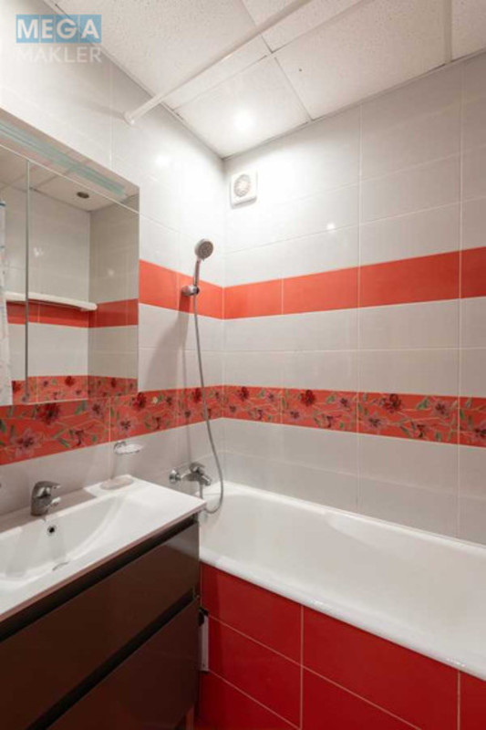 Продаж 3 кімнатної квартири (98/60/12), 16 пов. 18 пов. будинку, <a class="location-link" href="/kiev/" title="Недвижимость Київ">Київ</a>, <a class="location-link" href="/kiev/pecherskij/" title="Недвижимость Печерський район">Печерський р-н</a>, Старонаводницька вул., 8а (изображение 14)