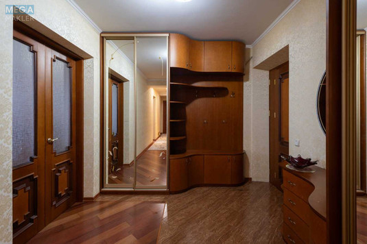 Продаж 3 кімнатної квартири (98/60/12), 16 пов. 18 пов. будинку, <a class="location-link" href="/kiev/" title="Недвижимость Київ">Київ</a>, <a class="location-link" href="/kiev/pecherskij/" title="Недвижимость Печерський район">Печерський р-н</a>, Старонаводницька вул., 8а (изображение 23)