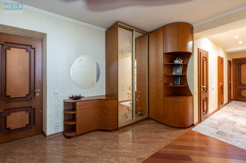 Продаж 3 кімнатної квартири (98/60/12), 16 пов. 18 пов. будинку, <a class="location-link" href="/kiev/" title="Недвижимость Київ">Київ</a>, <a class="location-link" href="/kiev/pecherskij/" title="Недвижимость Печерський район">Печерський р-н</a>, Старонаводницька вул., 8а (изображение 24)
