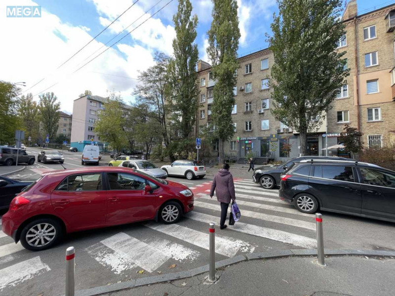 Оренда комерційної нерухомості, 61 кв.м, под магазин, <a class="location-link" href="/kiev/" title="Недвижимость Київ">Київ</a>, <a class="location-link" href="/kiev/pecherskij/" title="Недвижимость Печерський район">Печерський р-н</a>, Професора Підвисоцького вул., 5 (изображение 2)