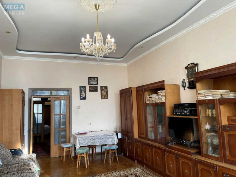 Продаж 2 кімнатної квартири (68/42/11), 4 пов. 5 пов. будинку, <a class="location-link" href="/kiev/" title="Недвижимость Київ">Київ</a>, <a class="location-link" href="/kiev/pecherskij/" title="Недвижимость Печерський район">Печерський р-н</a>, Институтская ул., 13а (изображение 2)