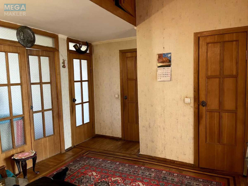 Продаж 2 кімнатної квартири (68/42/11), 4 пов. 5 пов. будинку, <a class="location-link" href="/kiev/" title="Недвижимость Київ">Київ</a>, <a class="location-link" href="/kiev/pecherskij/" title="Недвижимость Печерський район">Печерський р-н</a>, Институтская ул., 13а (изображение 4)