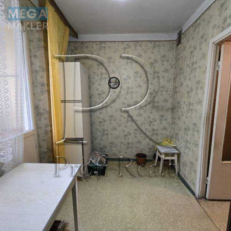 Продаж 1 кімнатної квартири (38/19/8), 2 пов. 9 пов. будинку, <a class="location-link" href="/kiev/" title="Недвижимость Київ">Київ</a>, <a class="location-link" href="/kiev/svyatoshinskij/" title="Недвижимость Святошинський район">Святошинський р-н</a>, Булгакова вулиця, 8А (изображение 7)