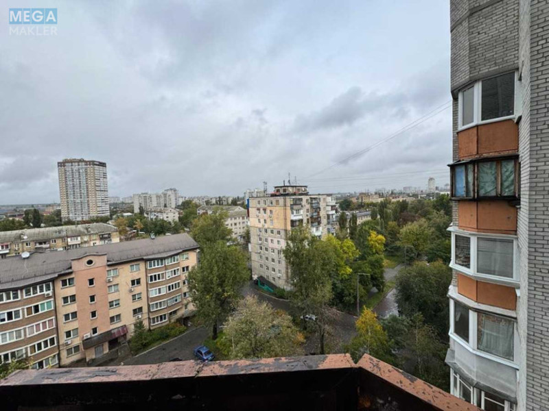 Продаж 3 кімнатної квартири (72/41/8), 9 пов. 10 пов. будинку, <a class="location-link" href="/kiev/" title="Недвижимость Київ">Київ</a>, <a class="location-link" href="/kiev/dneprovskij/" title="Недвижимость Дніпровський район">Дніпровський р-н</a>, Астраханская ул., 3 (изображение 5)