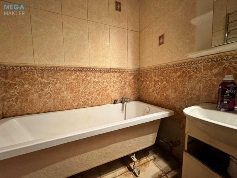 Продаж 3 кімнатної квартири (72/41/8), 9 пов. 10 пов. будинку, <a class="location-link" href="/kiev/" title="Недвижимость Київ">Київ</a>, <a class="location-link" href="/kiev/dneprovskij/" title="Недвижимость Дніпровський район">Дніпровський р-н</a>, Астраханская ул., 3 (изображение 7)