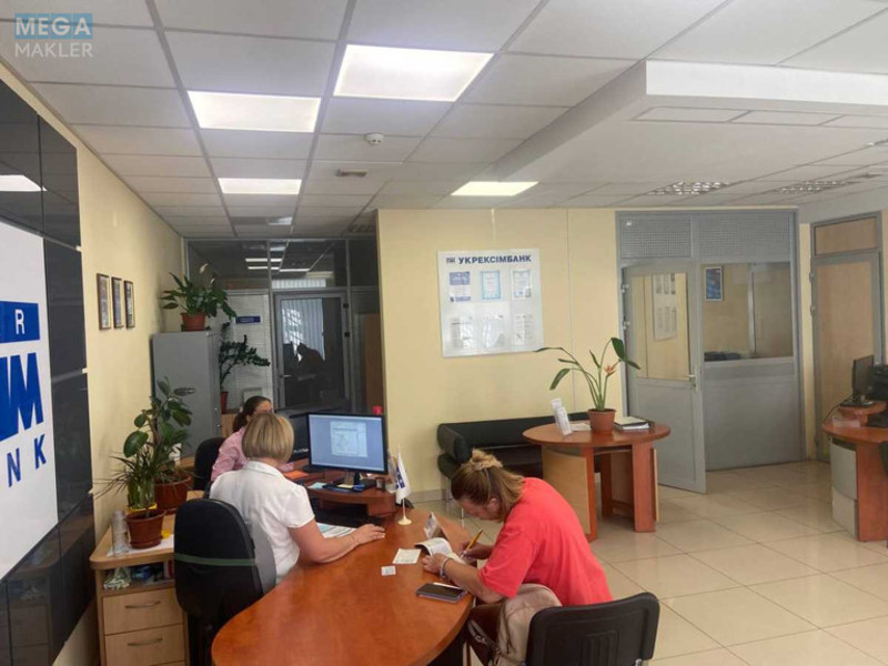 Оренда комерційної нерухомості, 305 кв.м, под магазин, <a class="location-link" href="/kiev/" title="Недвижимость Київ">Київ</a>, <a class="location-link" href="/kiev/obolonskij/" title="Недвижимость Оболонський район">Оболонський р-н</a>, Героїв Сталінграду просп., 26а (изображение 6)