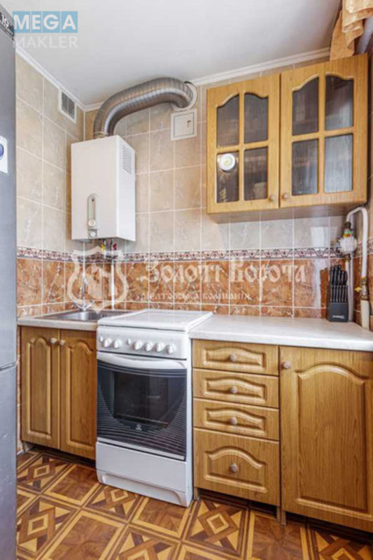 Продаж 1 кімнатної квартири (31/16,7/5,1), 5 пов. 5 пов. будинку, <a class="location-link" href="/kiev/" title="Недвижимость Київ">Київ</a>, <a class="location-link" href="/kiev/shevchenkovskij/" title="Недвижимость Шевченківський район">Шевченківський р-н</a>, Академіка Туполєва вул., 4а (изображение 10)