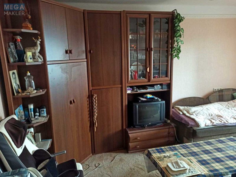 Продаж 1 кімнатної квартири (31/15/8), 8 пов. 9 пов. будинку, <a class="location-link" href="/kiev/" title="Недвижимость Київ">Київ</a>, <a class="location-link" href="/kiev/dneprovskij/" title="Недвижимость Дніпровський район">Дніпровський р-н</a>, Павла Тичини просп., 5 (изображение 4)