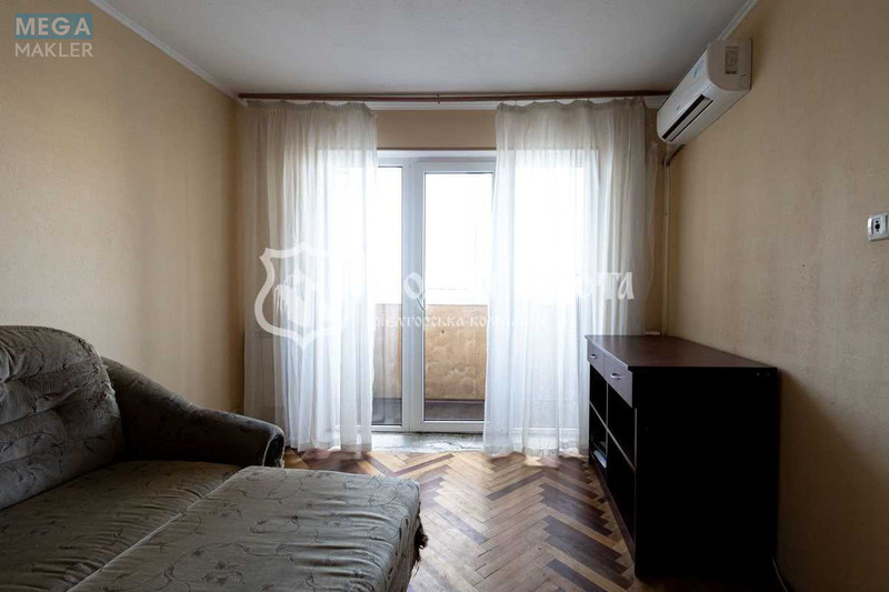 Продаж 2 кімнатної квартири (44,5/29/7,9), 9 пов. 9 пов. будинку, <a class="location-link" href="/kiev/" title="Недвижимость Київ">Київ</a>, <a class="location-link" href="/kiev/dneprovskij/" title="Недвижимость Дніпровський район">Дніпровський р-н</a>, Соборності просп., 9 (изображение 2)