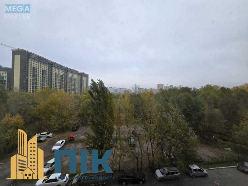 Продаж 3 кімнатної квартири (101/54/16,3), 5 пов. 18 пов. будинку, <a class="location-link" href="/kiev/" title="Недвижимость Київ">Київ</a>, <a class="location-link" href="/kiev/goloseevskij/" title="Недвижимость Голосіївський район">Голосіївський р-н</a>, Степана Рудницкого ул., 3/7 (изображение 3)