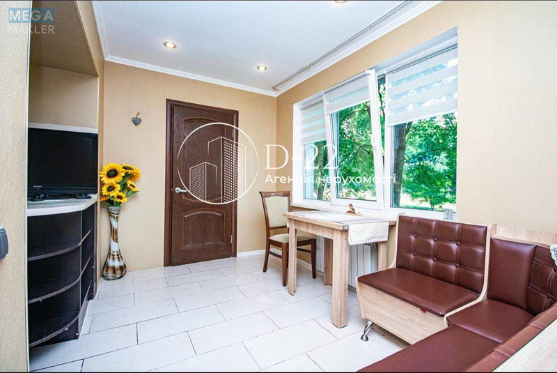 Продаж 3 кімнатної квартири (106/52/29), 1 пов. 5 пов. будинку, <a class="location-link" href="/kiev/" title="Недвижимость Київ">Київ</a>, <a class="location-link" href="/kiev/goloseevskij/" title="Недвижимость Голосіївський район">Голосіївський р-н</a>, Науки просп., 86 (изображение 8)