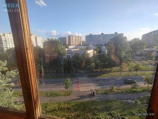 Продаж 2 кімнатної квартири (51/29/7), 6 пов. 9 пов. будинку, <a class="location-link" href="/kiev/" title="Недвижимость Київ">Київ</a>, <a class="location-link" href="/kiev/desnyanskij/" title="Недвижимость Деснянський район">Деснянський р-н</a>, Вікентія Беретті вул., 12 (изображение 12)