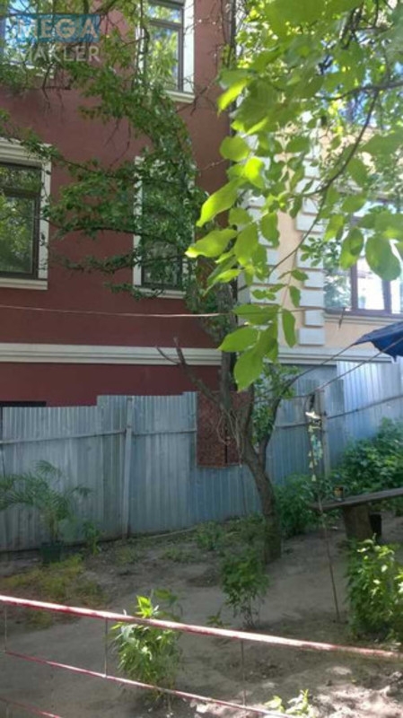 Продаж дома, 1  поверх, 65 кв.м, 2 кімнати, ділянка 5 соток, <a class="location-link" href="/kiev/" title="Недвижимость Київ">Київ</a>, <a class="location-link" href="/kiev/solomenskij/" title="Недвижимость Солом'янський район">Солом'янський р-н</a>, Травневая ул., 11 (изображение 7)