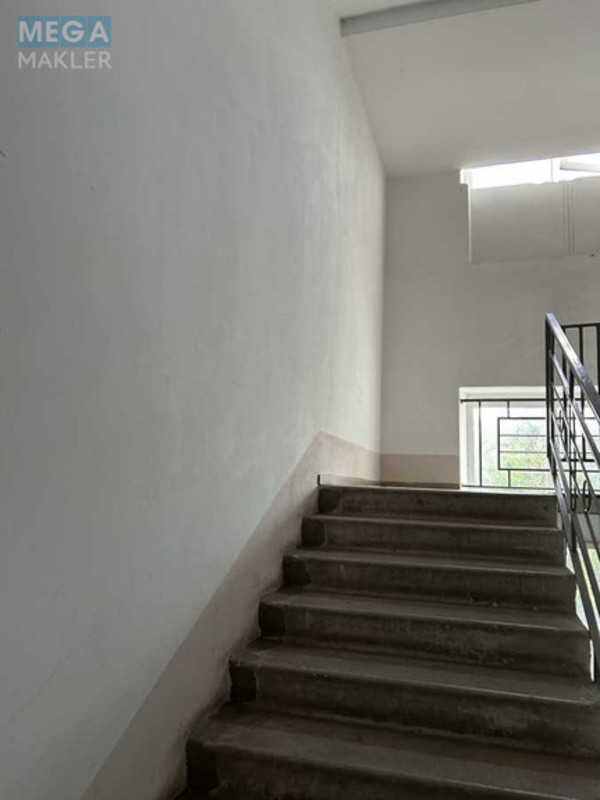 Продаж 2 кімнатної квартири (80/59/10), 3 пов. 4 пов. будинку, <a class="location-link" href="/rozhny-selo/" title="Недвижимость Рожні">Рожни</a>, Свободи (изображение 11)