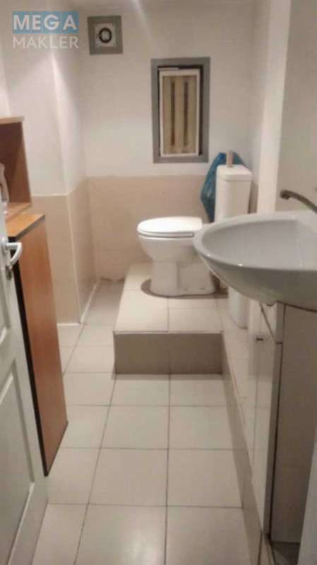 Продаж комерційної нерухомості, 35 кв.м, под офис, <a class="location-link" href="/kiev/" title="Недвижимость Київ">Київ</a>, <a class="location-link" href="/kiev/pecherskij/" title="Недвижимость Печерський район">Печерський р-н</a>, Михаила Грушевского ул., 28/2 (изображение 9)