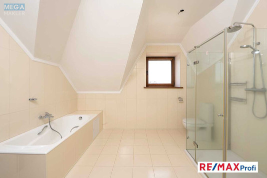 Продаж дома, 2&nbsp;поверху, 260&nbsp;кв.м, 5&nbsp;кімнат, ділянка 12&nbsp;соток, <a class="location-link" href="/hotov/" title="Недвижимость Хотів">Хотів</a>, Олександра Невского (изображение 20)