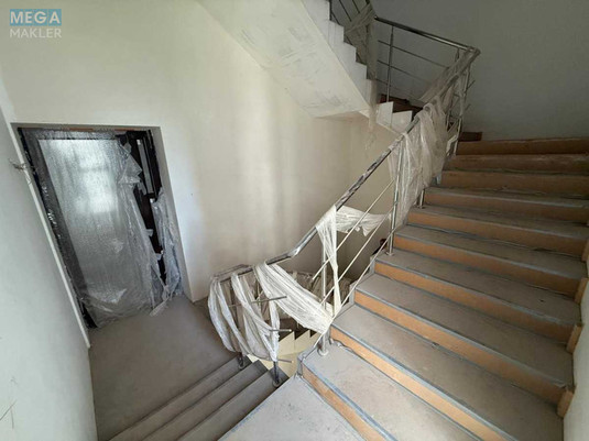 Оренда окремої будівлі/побудови, 600 кв.м, <a class="location-link" href="/kiev/" title="Недвижимость Київ">Київ</a>, <a class="location-link" href="/kiev/darnickij/" title="Недвижимость Дарницький район">Дарницький р-н</a>, Олександра Мишуги вул., 1 (изображение 8)