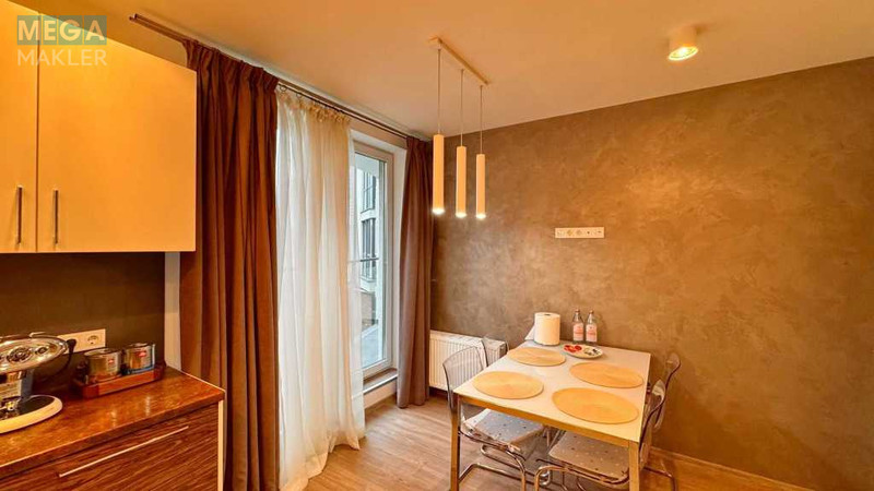 Продаж 2 кімнатної квартири (68,2/?/34,7), 2 пов. 5 пов. будинку, <a class="location-link" href="/lviv/" title="Недвижимость Львів">Львів</a>, <a class="location-link" href="/lviv/lychakovskij/" title="Недвижимость Личаківський район">Личаківський р-н</a>, Пекарська, 30 (изображение 11)