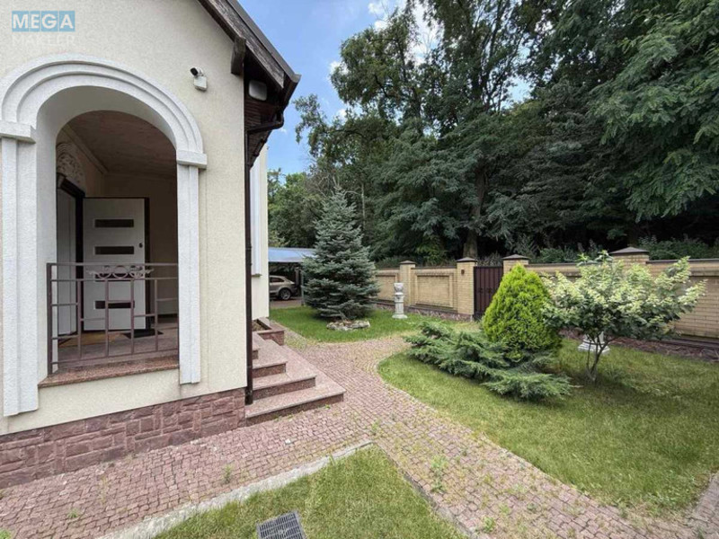 Продаж дома, 2 поверху, 350 кв.м, 7 кімнат, ділянка 8 соток, <a class="location-link" href="/kiev/" title="Недвижимость Київ">Київ</a>, <a class="location-link" href="/kiev/goloseevskij/" title="Недвижимость Голосіївський район">Голосіївський р-н</a>, Максима Рильського вул. (изображение 24)