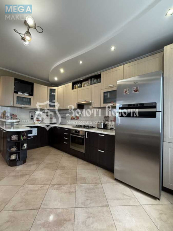 Продаж дома, 2 поверху, 241 кв.м, 7 кімнат, ділянка 6 соток, <a class="location-link" href="/kalinovka-pgt/" title="Недвижимость Калинівка">Калинівка</a>, Гагарина вул. (изображение 9)