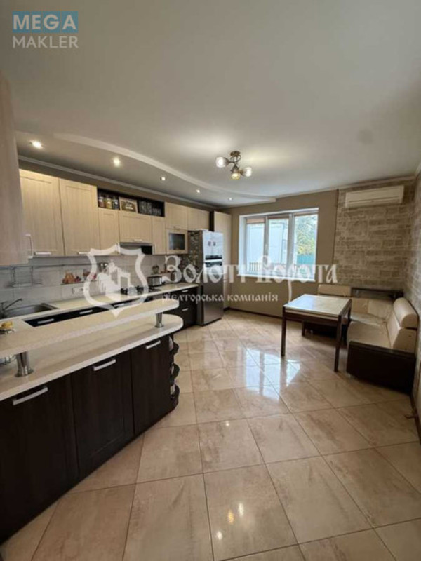 Продаж дома, 2 поверху, 241 кв.м, 7 кімнат, ділянка 6 соток, <a class="location-link" href="/kalinovka-pgt/" title="Недвижимость Калинівка">Калинівка</a>, Гагарина вул. (изображение 10)