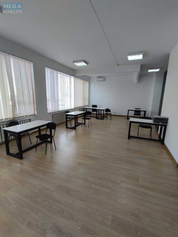Оренда комерційної нерухомості, 70 кв.м, под офис, <a class="location-link" href="/kiev/" title="Недвижимость Київ">Київ</a>, <a class="location-link" href="/kiev/dneprovskij/" title="Недвижимость Дніпровський район">Дніпровський р-н</a>, Евгения Сверстюка ул., 11б (изображение 4)