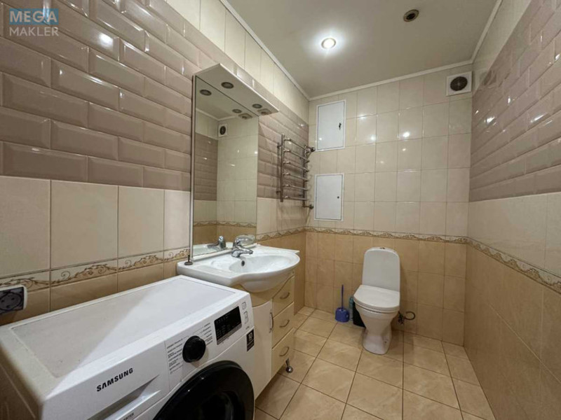 Продаж 3 кімнатної квартири (106/30/37), 13 пов. 16 пов. будинку, <a class="location-link" href="/kiev/" title="Недвижимость Київ">Київ</a>, <a class="location-link" href="/kiev/darnickij/" title="Недвижимость Дарницький район">Дарницький р-н</a>, Анни Ахматової вул., 43 (изображение 9)