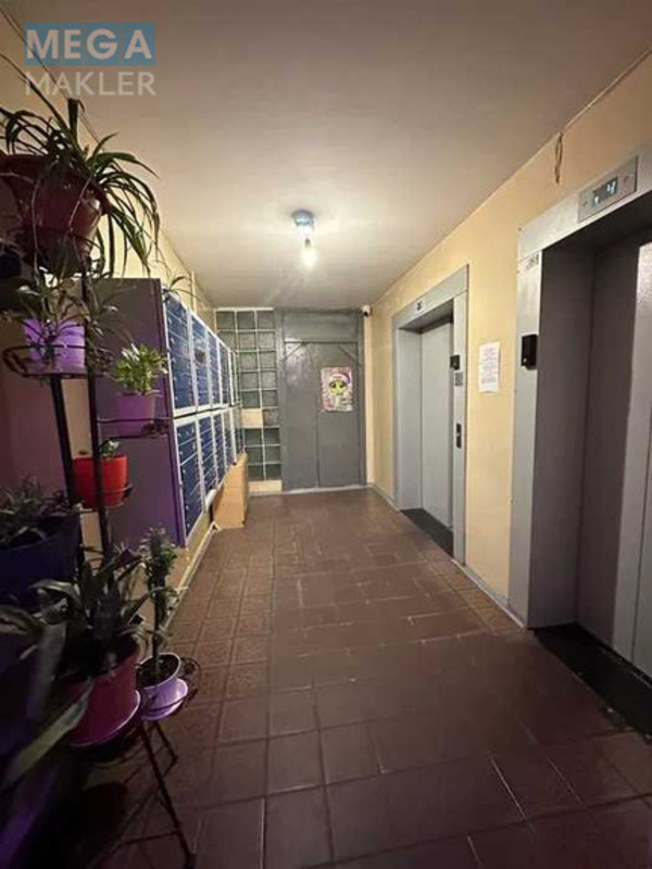 Продаж 3 кімнатної квартири (71/46/8), 6 пов. 16 пов. будинку, <a class="location-link" href="/kiev/" title="Недвижимость Київ">Київ</a>, <a class="location-link" href="/kiev/dneprovskij/" title="Недвижимость Дніпровський район">Дніпровський р-н</a>, Князя Романа Мстиславича вул., 8 (изображение 10)