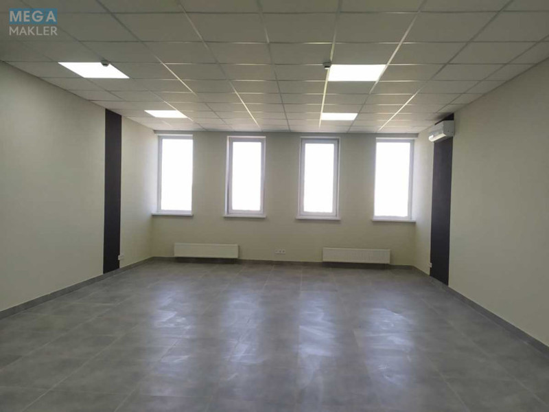 Оренда комерційної нерухомості, 64&nbsp;кв.м, под офис, <a class="location-link" href="/kiev/" title="Недвижимость Київ">Київ</a>, <a class="location-link" href="/kiev/dneprovskij/" title="Недвижимость Дніпровський район">Дніпровський р-н</a>, Уинстона Черчилля ул., 1 (изображение 3)