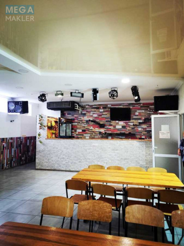 Оренда комерційної нерухомості, 140&nbsp;кв.м, <a class="location-link" href="/dneprodzerzhinsk/" title="Недвижимость Кам'янське">Каменское</a>, Центральная, 103 (изображение 2)